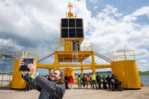 Buoy for 5G and offshore services